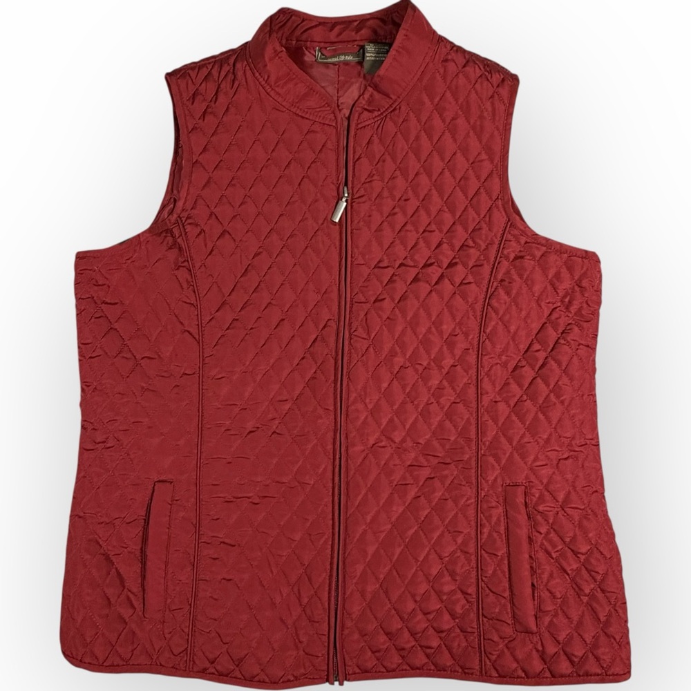 Jane Ashley Quilted Burgundy Zip‎ Vest pockets